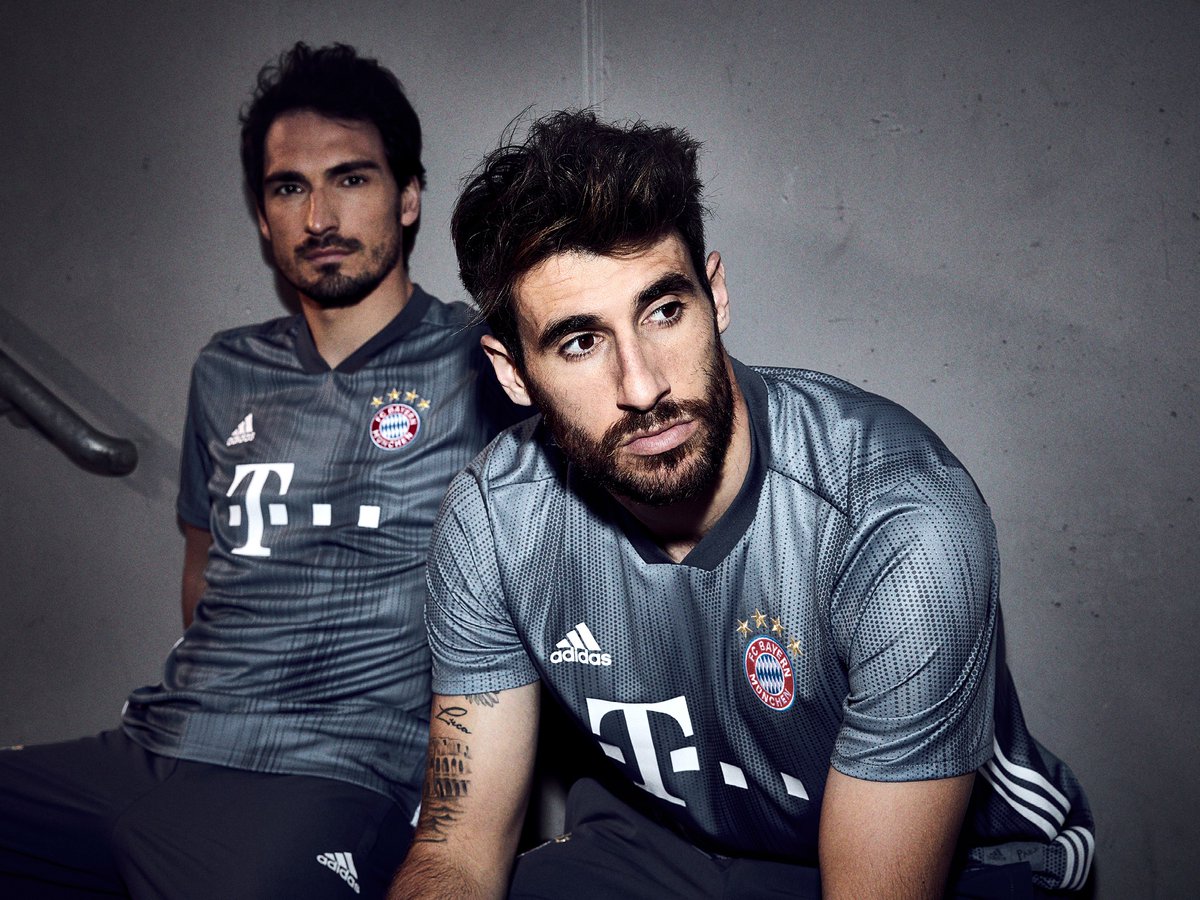 👏 Bayern revela LINDA camisa alternativa com 'escudo diferente