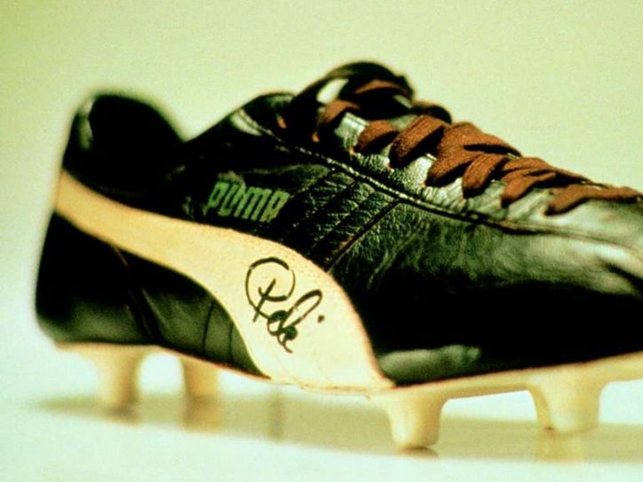 secuencia hacha Olla de crack London, April Puma King Pelé Pair Of Boots, 1972 Pelé Wore A Customised  Pair In The 1970 World Preview Of 'Football: Designing The Beautiful Game',  A New | xn--90absbknhbvge.xn--p1ai:443