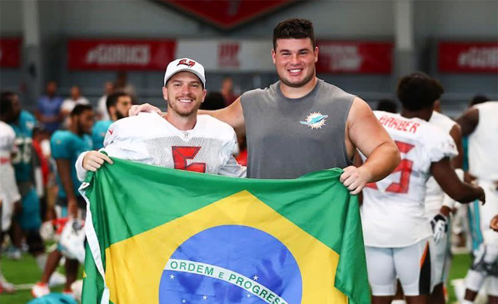 Jogador De Futebol Da High School Em Ação Durante Um Jogo No Sul