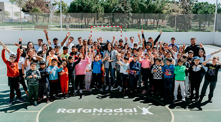 Iniciativas da Fundação Rafa Nadal ajudam crianças e adolescentes a construírem um futuro melhor — Foto: Fundación Rafa Nadal. —  Rafael Nadal: uma lenda do tênis.