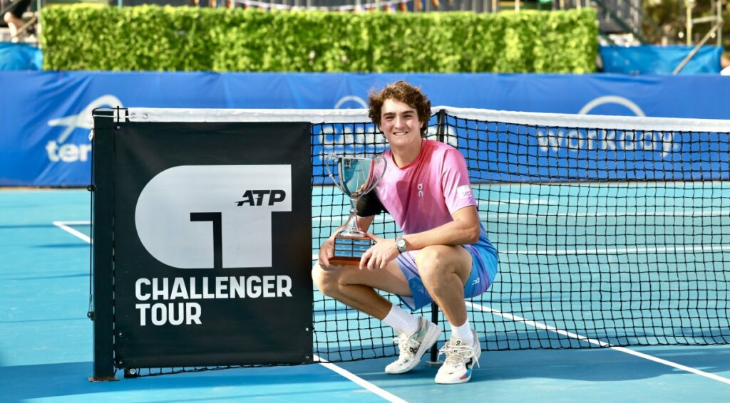 João Fonseca, campeão do Challenger de Camberra  — Foto: Tennis Australia —  Rafael Nadal: uma lenda do tênis.